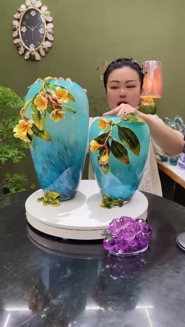 琉璃珐琅彩蝶恋花 对装花瓶