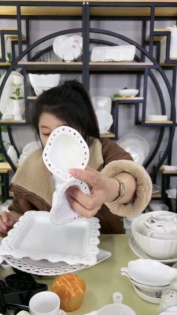 【闪购商品】陶瓷微瑕疵镂空酱料碟子2个图案拍1发4