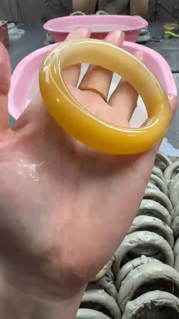 未镶嵌手镯石英质玉1
