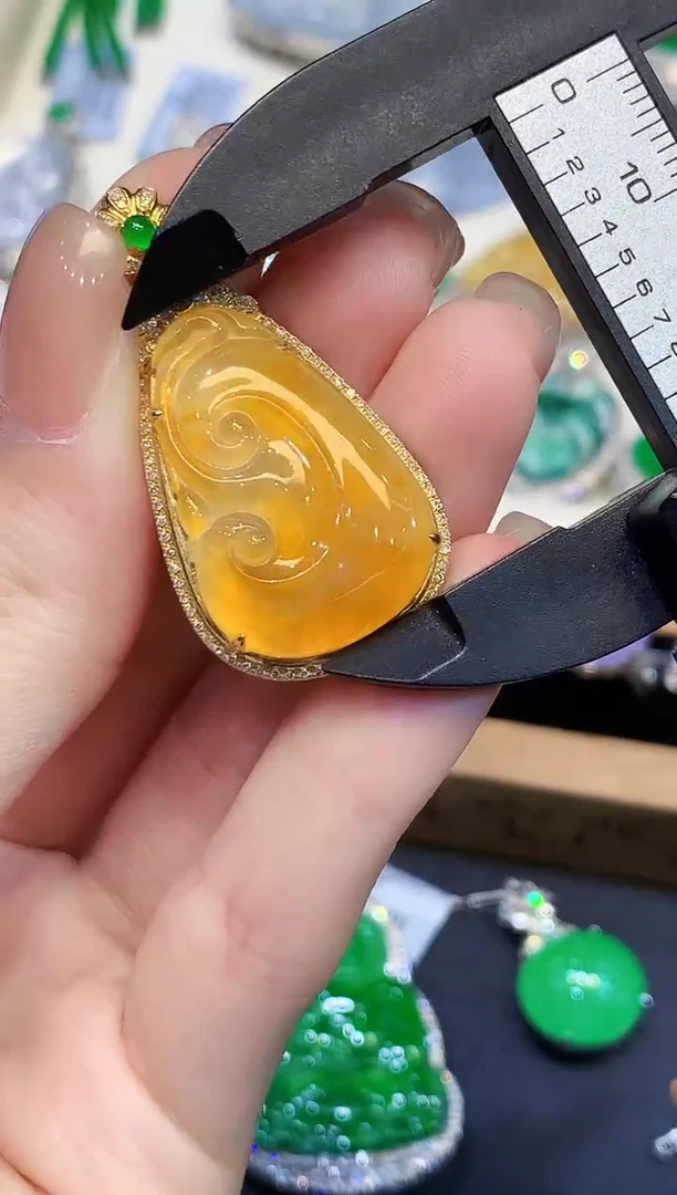 吊坠(不含链)18K金镶嵌翡翠LSR