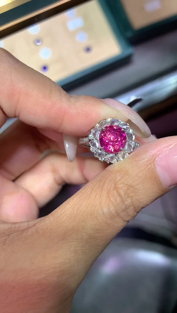 戒指彩色蓝宝石18K金镶嵌3.12ct
