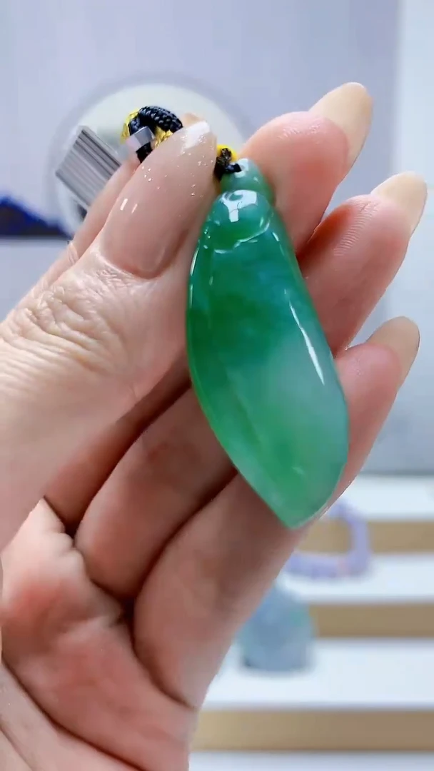 未镶嵌定制翡翠盛***理5145MM-毛货挂件