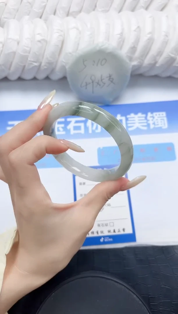 石英质玉手镯未镶嵌12-60