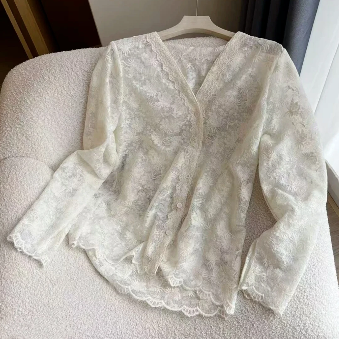 设计感V领蕾丝韩系提花时尚小衫女春款2025新款长袖百搭衬衫上衣