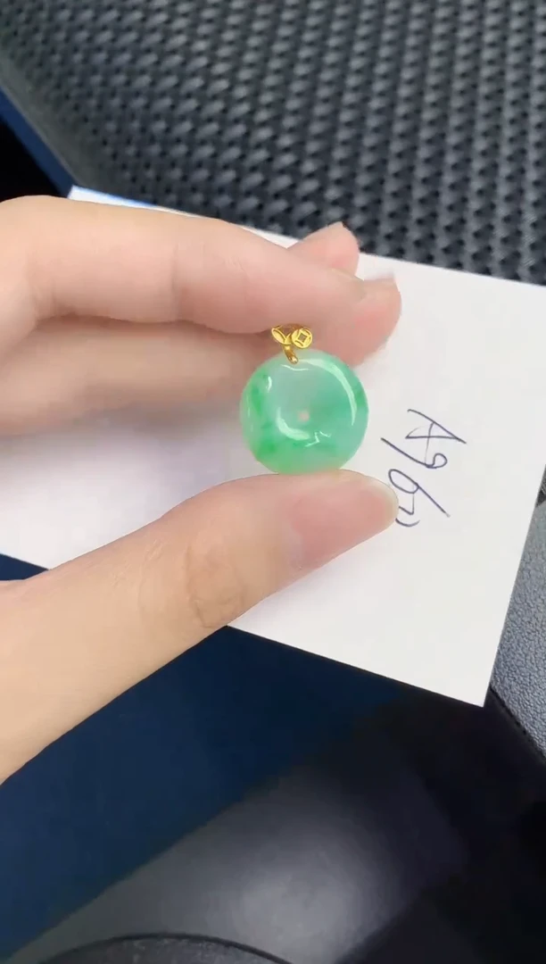 翡翠未镶嵌颈饰天然翡翠緬甸A貨