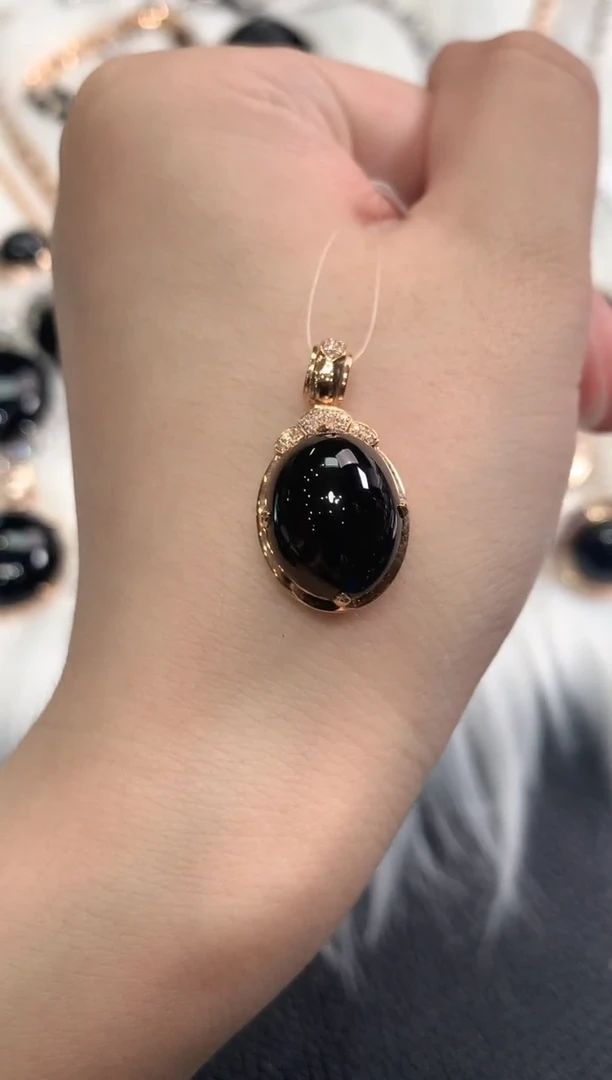 吊坠(不含链)18K金镶嵌翡翠春日珠宝 D24