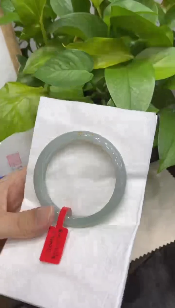 翡翠手镯未镶嵌屋***?8967