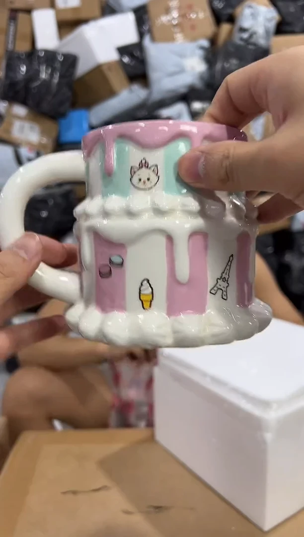 瓷片玛丽猫双层蛋糕水杯