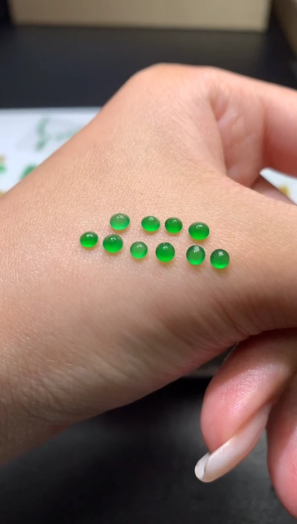 未镶嵌定制翡翠毛货 卡3.2