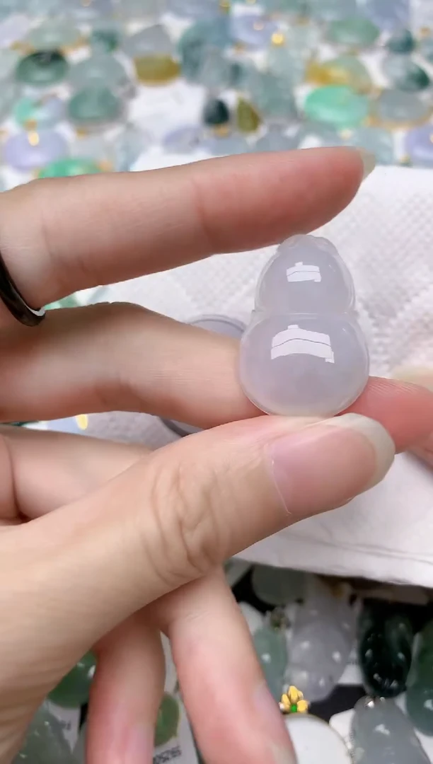 翡翠未镶嵌颈饰天然A货翡翠