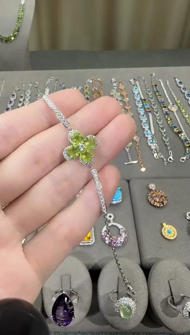 银S925镶嵌手链橄榄石6mm四叶花手链简约款