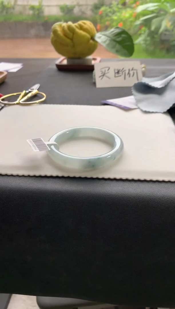 翡翠手镯未镶嵌55.5圆条买断Y3542