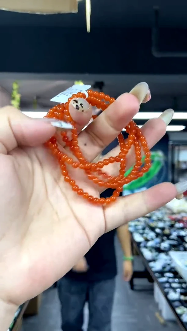 颈饰未镶嵌南红玛瑙多样性发其一颜色微差