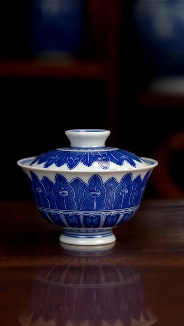 晓月窑青花芭蕉叶盖碗