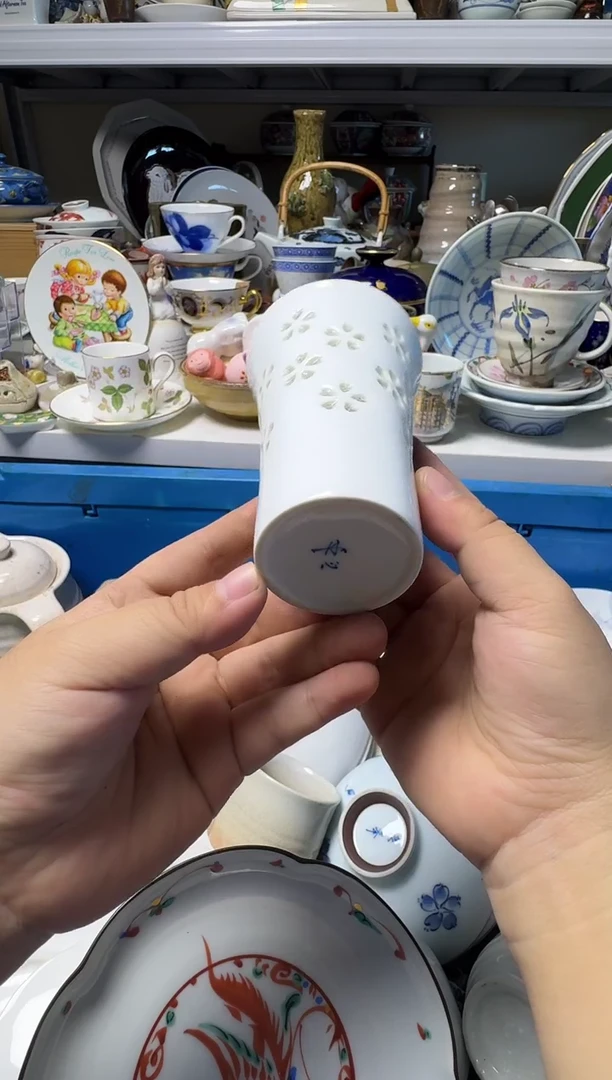 中古瓷器，默认微瑕-漂亮的手握杯