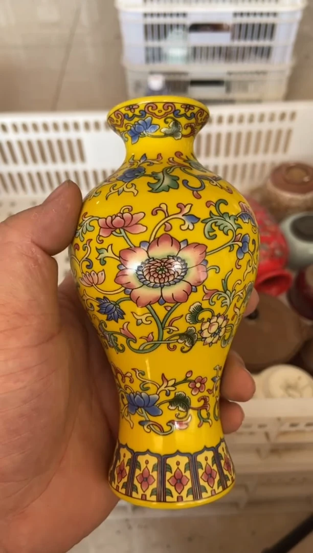 摄影的产品有使用过的痕迹有点脏介意勿拍