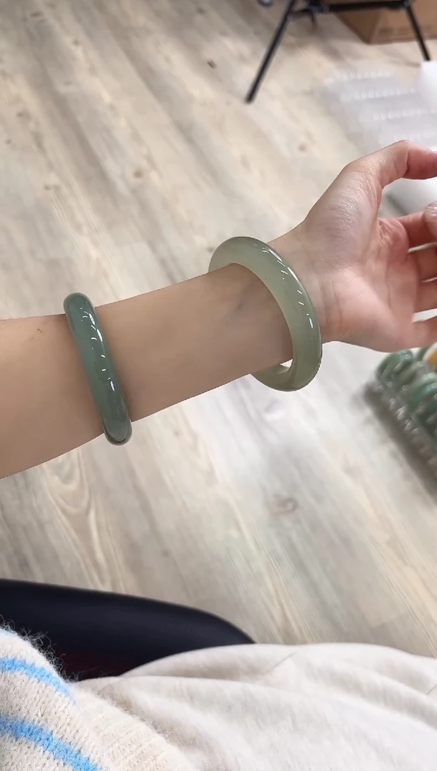 未镶嵌手镯石英质玉75-54D