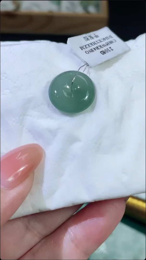 定制翡翠未镶嵌扣子