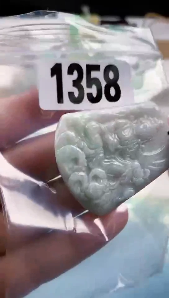 【闪购商品】翡翠挂件未镶嵌天然翡翠吊坠挂件