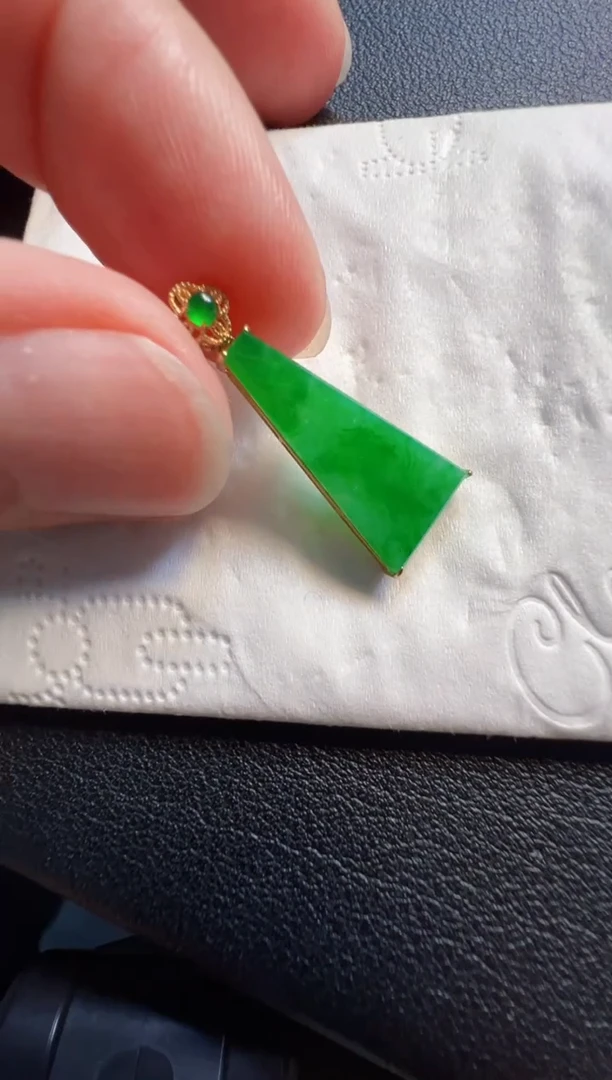 吊坠(不含链)18K金镶嵌翡翠980