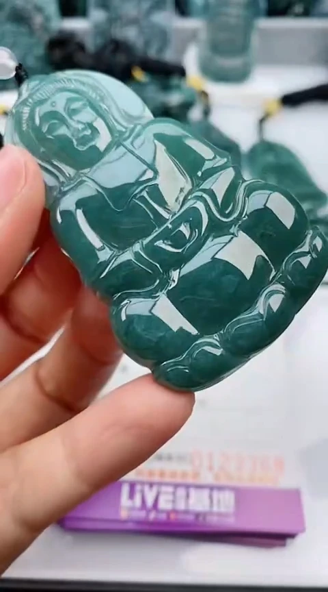 翡翠未镶嵌颈饰