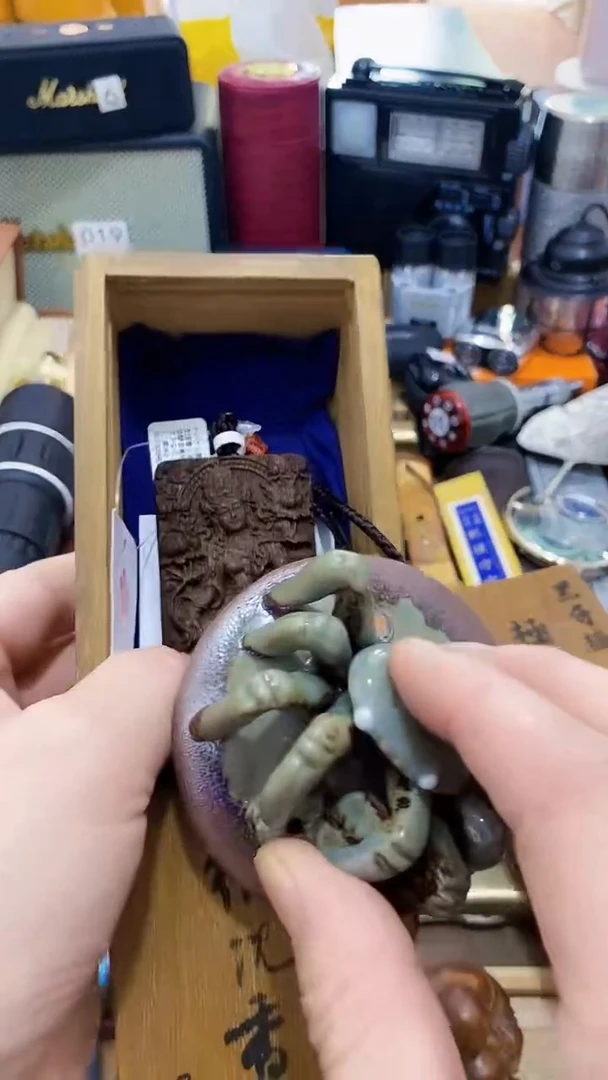 瓷片闪购商品  如图所示