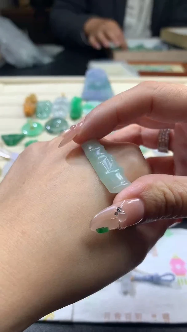 【闪购商品】定制翡翠未镶嵌翡翠