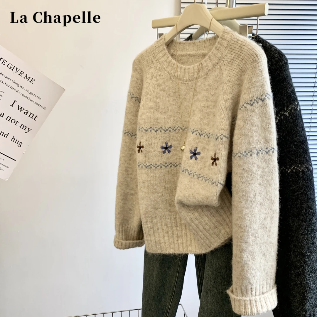 韩系软糯套头毛衣女春秋季新款针织衫宽松慵懒刺绣圆领厚内搭上衣