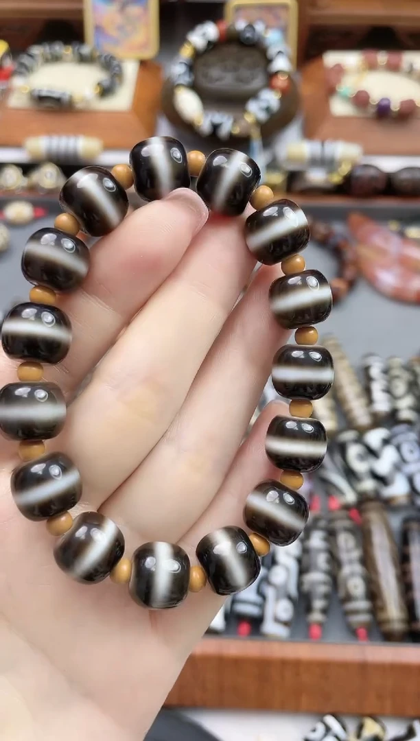 玛瑙/玉髓手串未镶嵌黑金药师剁珠手串