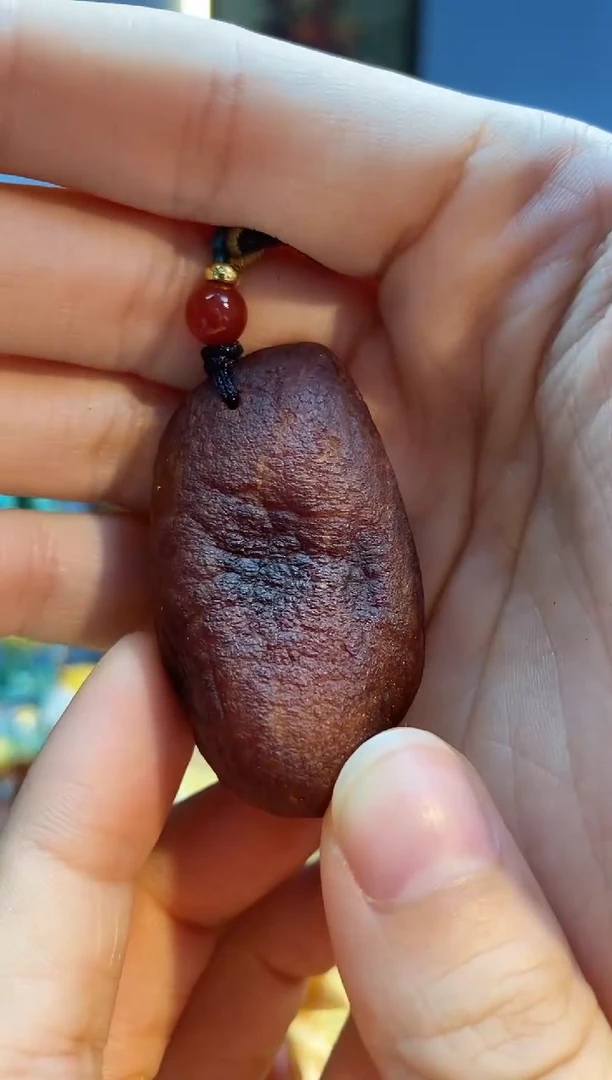 未镶嵌颈饰琥珀吊坠
