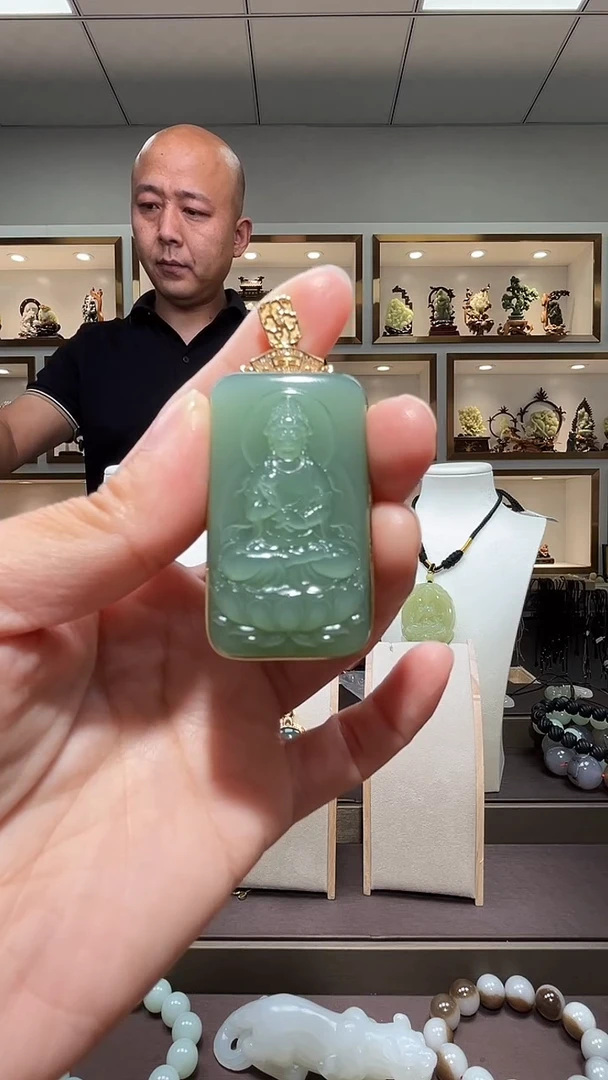 和田玉18K金镶嵌颈饰苏