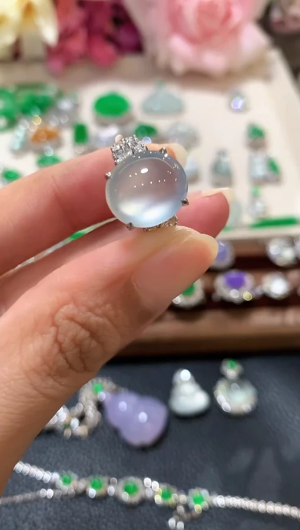 18K金镶嵌戒指翡翠m88