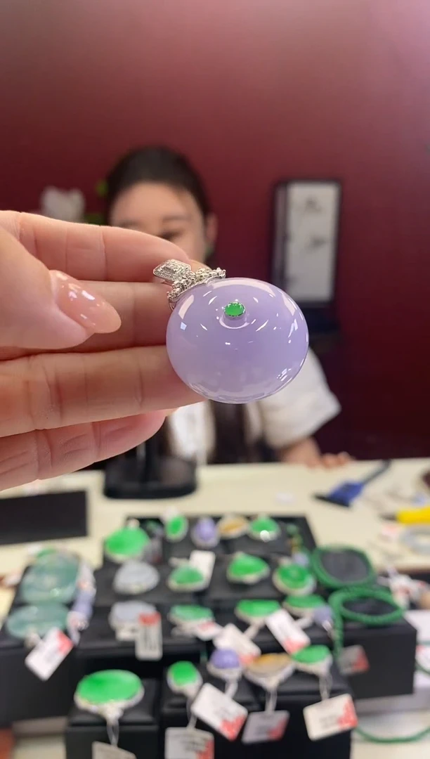 翡翠18K金镶嵌吊坠(不含链)微***耶甜甜圈