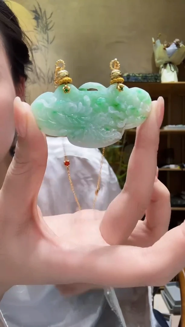 颈饰未镶嵌翡翠吊坠