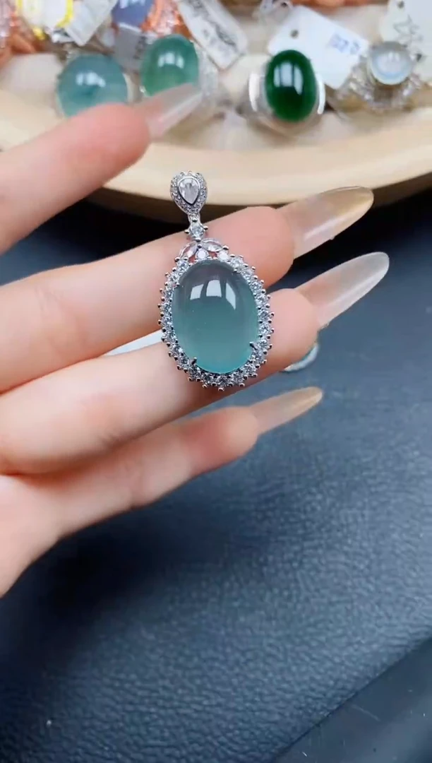 【闪购商品】翡翠吊坠(赠链)银S925镶嵌翡翠