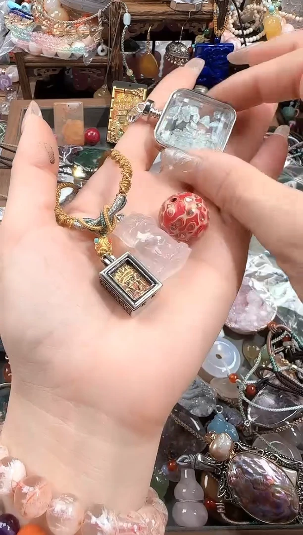 玛瑙/玉髓吊坠(赠链)未镶嵌6464646