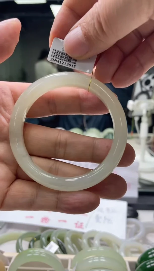 【闪购商品】和田玉手镯未镶嵌编码 3015圈口59-60