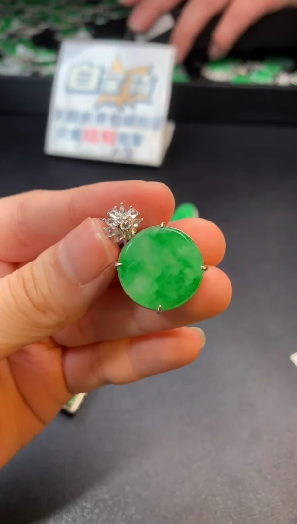 【闪购商品】翡翠颈饰银S925镶嵌翡翠