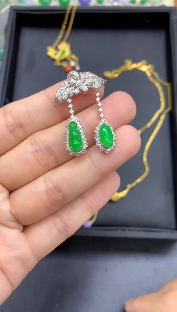 颈饰18K金镶嵌翡翠579-中国好珍宝