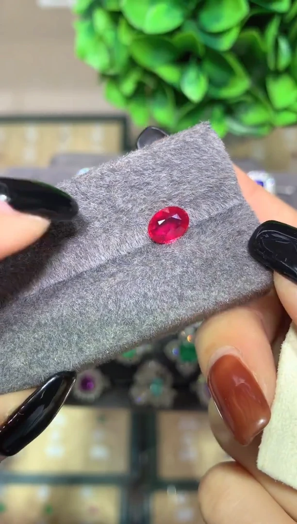 裸石红宝石唇*、1.52CT