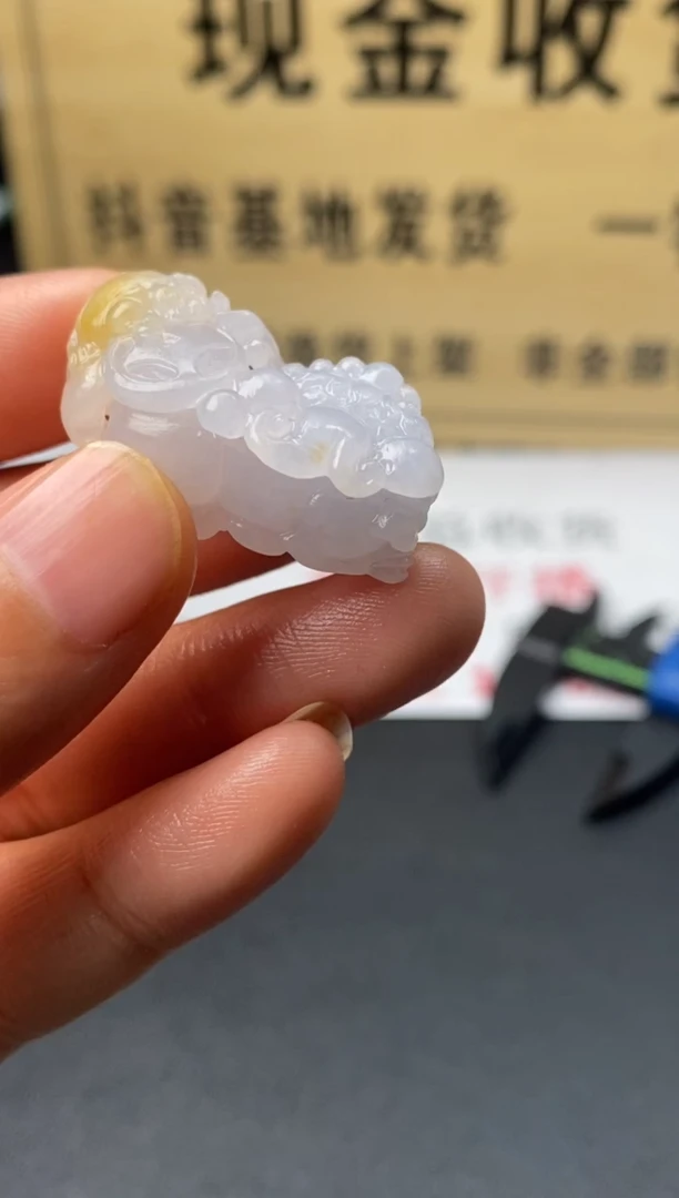 定制翡翠未镶嵌翡翠毛货多样性发其一