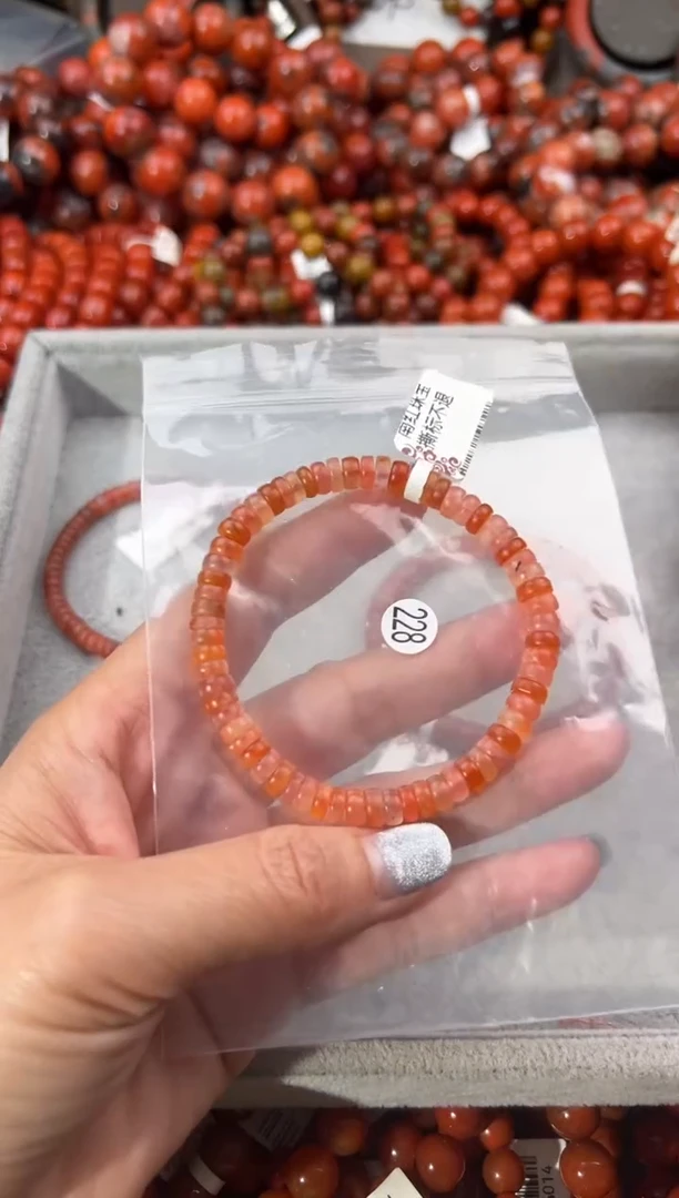 未镶嵌手串南红玛瑙6+