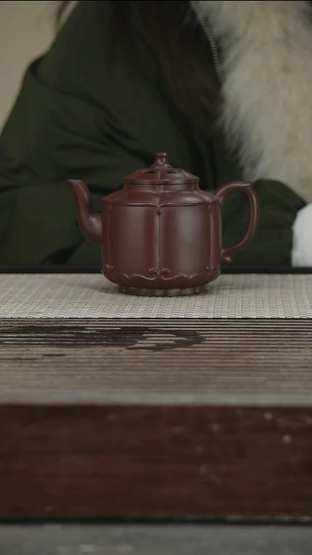 茶壶紫砂72号260CC