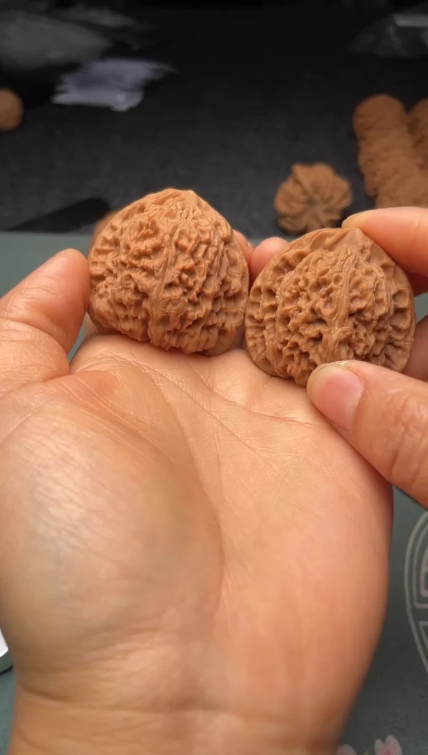 把件文玩核桃w149  南疆石42尺