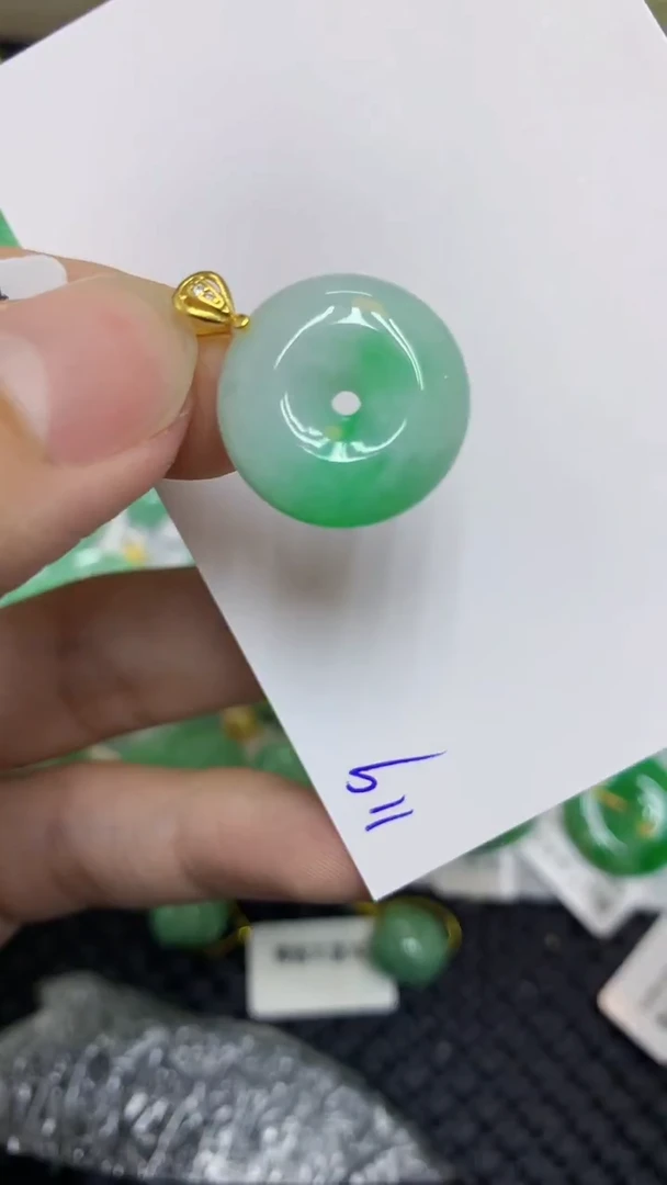 颈饰未镶嵌翡翠缅甸A货翡翠