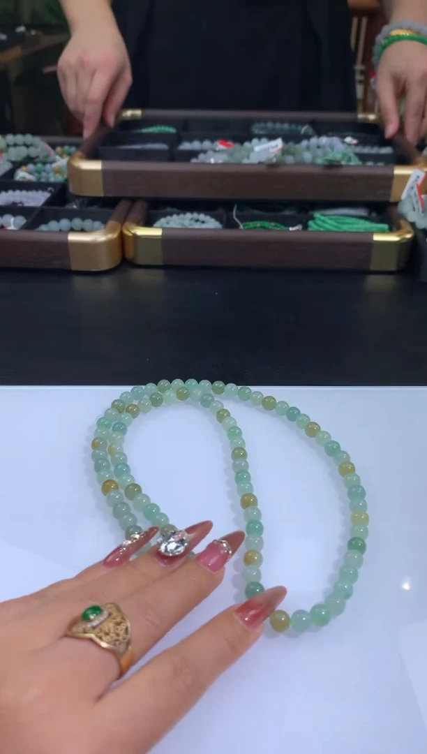 未镶嵌定制翡翠抹**莲翡翠