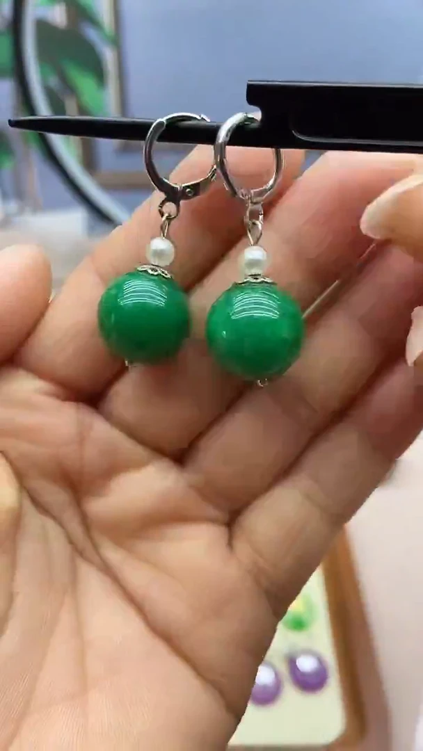 未镶嵌石英质玉（天山翠）耳饰125