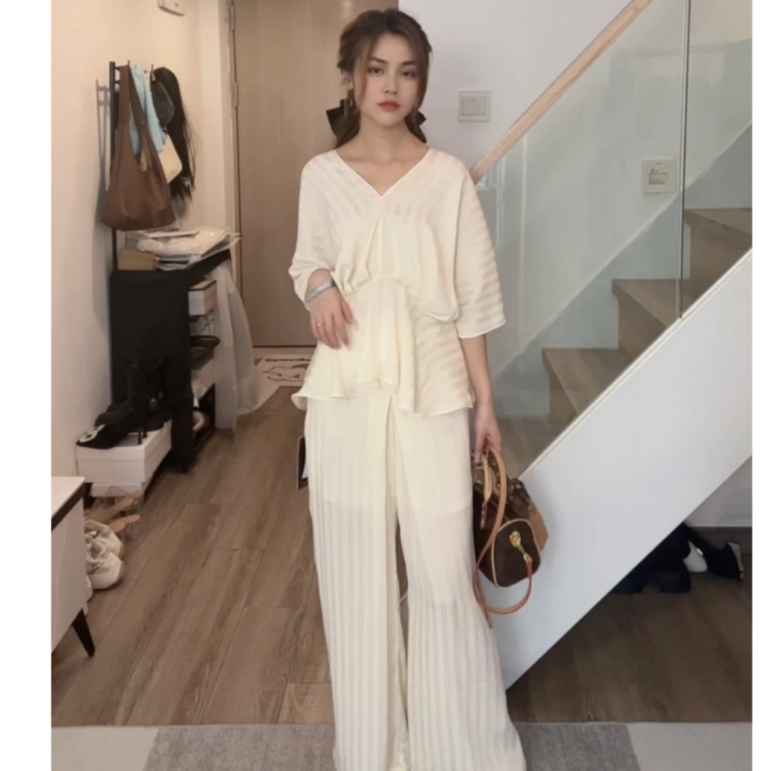 【秦秦专属】小个子夏慵懒感v领褶皱上衣垂感直筒阔腿裤套装TBM2503