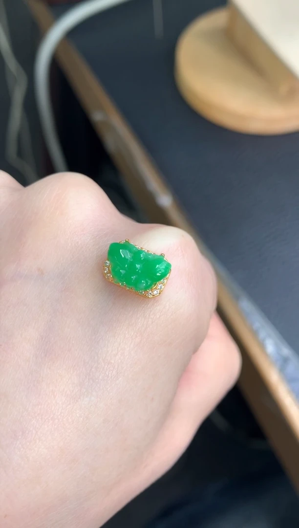 颈饰银S925镶嵌翡翠48小时鉴赏期