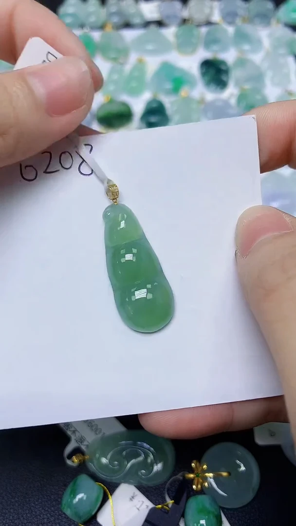 翡翠18K金镶嵌颈饰 天然缅甸翡翠A货